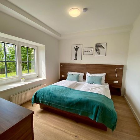 Haus Aussicht - Ferienwohnungen Velden فيلدين ام ورثرسي الغرفة الصورة